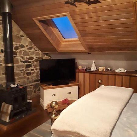 Rose By The Sea - Beach Front Sea Views Hirel Екстериор снимка